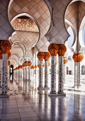 creativei, Mosque hallway (abu, arabe, arabisch, architektur, asien, durchgang, gebäude, dom, kultur, kuppel, entwerfen, ost, interieur, erbschaft, heilig, islam, islam, orientierungspunkt, marmor, mitte, diele, monuments, moschee, muslim, gebet, religion, religiös, tempel, tur)