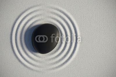 dampoint, Zen garden in a top view with a stone and his harmony waves (Wunschgröße, Fotografie, Photografie, Kiesel, Kieselstein, Stein, Harmonie, Sand, Wellenkreise, Kreise, Yoga, Zen, Buddhismus, Entspannung, Meditation, Ruhe, Stille, Wellness, Schlafzimmer, schwarz / weiß)