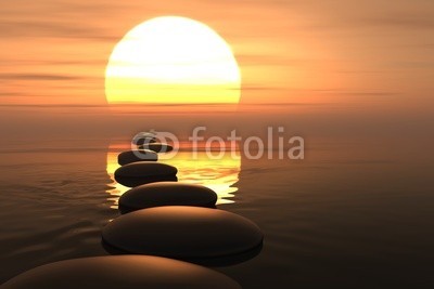 dampoint, Zen path of stones in sunset (Wunschgröße, Fotografie, Photografie, Wasser, Meer, Steine, Kieselsteine, Reihe, Yoga, Sonnenuntergang, Zen, Weg, Konzentration, Meditation, Ruhe, Stille, Wellness, Badezimmer, Schlafzimmer, bunt)