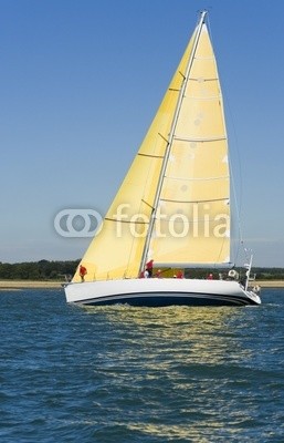 Darren Baker, Summertime Sailing (yacht, boot, sailing, segel, gespann, sport, zusammenarbeit, rennsport, wettrennen, wettbewerb, crew, meer, welle, wasser, froh, regatta, kräfte, wind, schnell, rasch, kraftvoll, gewinnend, gewinner, schiffsrumpf, windig, amphetamine, spaß, erholun)