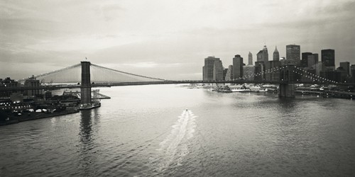 Dave Butcher, Brooklyn Bridge at Dawn (Wunschgröße, Fotokunst, Städte, Architektur, Brücke, New York, Skyline, Brooklyn, Dämmerung, Amerika, Büro, Business, schwarz/weiß)