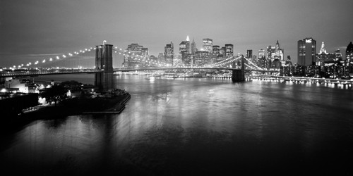Dave Butcher, Brooklyn Bridge (Wunschgröße,Fotokunst,Städte, Brücke, New York, Nachtszene, Beleuchtung, Spiegelungen, Skyline, Amerika, Büro, Business, Wohnzimmer, Treppenhaus, schwarz/weiß)