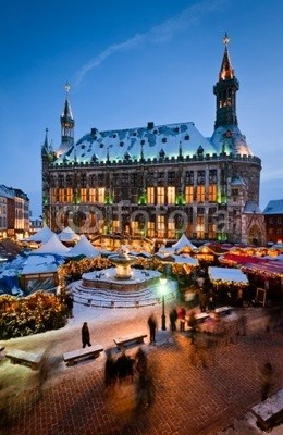 davis, Aachener Weihnachtsmarkt mit Rathaus im Hintergrund (architektur, weihnachten, weihnachtsmarkt, winter, panorama, stadt, nacht, licht, schnee, deutsch, dom, europa, stadt, himmel, dom, kirche, kultur, monuments, religion, tourismus, touriste)