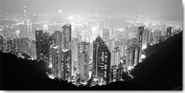 Dave Butcher, Hong Kong Skyline at Night (Wunschgröße ,Fotokunst, Städte, Hong Kong, Skyline, Nachtszene, Beleuchtung, Lichtermeer, Perspektive, Büro, Business,Wohnzimmer, Treppenhaus, schwarz/weiß)