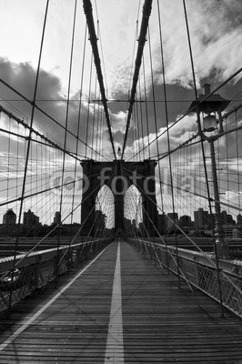 Delphimages, Pont de Brooklyn noir et blanc - New-York (new york, brÃ¼cke, bronzo, stadt, new york, york, tourism, besichtigen, entdeckung, streetlamp, usa, usa, amerika, states, vereinigt, kabel, berÃ¼hmt, architektur, alt, monuments, stadt, grossstadtherbst, landschaft, grafik, laterne, hanging, faces, symet)