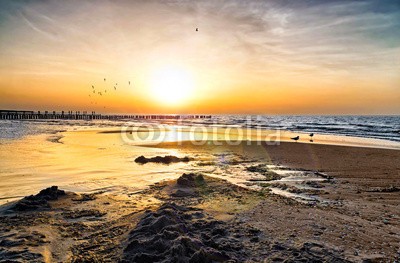 DeVIce, Ostsee Sonnenuntergang (ostsee, sonnenuntergänge, stranden, meer, postkarte, brandung, küste, nordsee, wellenbrecher, abendstimmung, sonnenuntergang, abend, welle, maritim, wasser, urlaub, rügen, sylt, usedom, sand, gul)