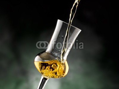 EcoPim-studio, alcool-grappa (schnaps, aquavit, grog, schnaps, alkohol, trinken, glas, glas, weinbrand, glas, kelche, schuß, cognac, spirituose, destillation, flüssig, flüssig, rum, sketch, platsch, super, ausschütten, glas, schraubstock, spaß, betrieb, freude, lachend, hel)