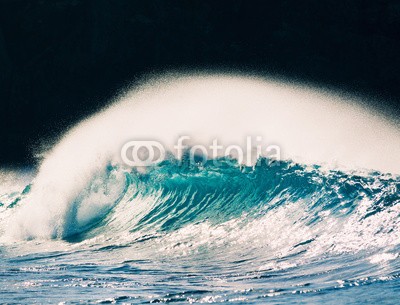 EpicStockMedia, Ocean Wave (welle, ozean, meer, sommer, wasser, wellenreiten, brandung, hawaii, spaß, reisen, himmel, blau, aktion, landschaftlich, sauber, draußen, klar, flüssigkeit, kräfte, wellenreiter, rohr, sonnenschein, erholung, fass, wetter, gischt, bewegung, sport, extre)