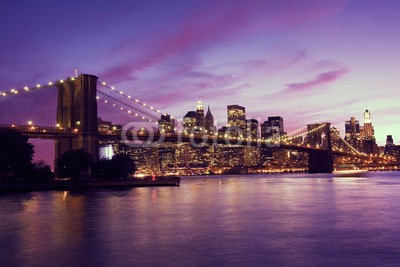 Evgeny Dubinchuk, Brooklyn Bridge and Manhattan at sunset, New York (new york city, amerika, architektur, brücke, brooklyn, gebäude, stadt, stadtlandschaft, entwerfen, details, downtown, ost, kaiserreich, vorabend, abend, berühmt, finanzen, freiheit, tor, geometrisch, hafen, orientierungspunkt, licht, herabsetze)