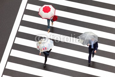 eyetronic, Tokyo Japan (japan, tokyo, leute, straße, fußgänger, stadt, japanisch, regenschirm, kreuzung, bunt, regen, person, bunt, straße, crossroad, überqueren, tokyo, leute, zebrastreifen, von oben, fußgänger, rot, regenschirm, urbano, laufen, spaziergang, wette)