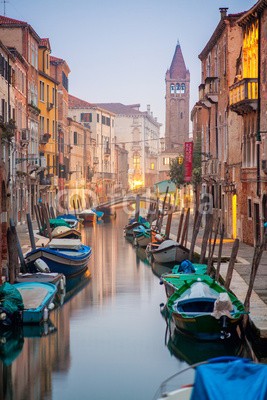 eyetronic, Venedig Italien (venedig, straße, straße, hochformat, stadt, italien, kanal, boot, boot, vertikal, haus, abend, abendstimmung, abenddämmerung, licht, architektur, wasser, lagune, bejahrt, historisch, stadtlandschaft, romantisch, winter, abend, reise, reiseziel, europ)