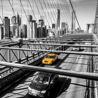 f11photo, Taxi cab crossing the Brooklyn Bridge in New York (brooklyn, straße, taxi, verkehr, neu, york, cabs, autos, skyscraper, downtown, amerika, usa, lower manhattan, wolken, reisen, lampe, anblick, reiseziel, gelb, urbano, suspension, orientierungspunkt, verkehr, hochhaus, skyline, financial district, manhatta)