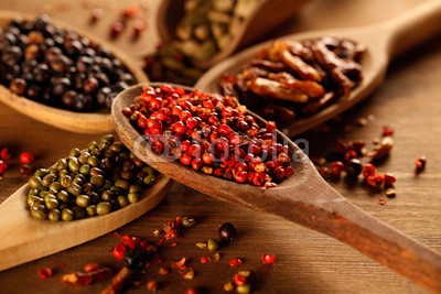felix, spezie (gewürz, flavour, aroma, aroma, ost, östlich, essen, essen, lecker, duftend, ernährung, kochen, beere, samen, kraut, zimt, pfeffer, koriander, chilies, trocken, verschlimmern, soja, holz, rustikal, löffeln, küche, dosierung, schlenge, zutaten, gemisc)