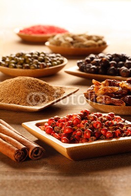 felix, spezie (gewürz, flavour, aroma, aroma, ost, östlich, essen, essen, lecker, duftend, ernährung, kochen, beere, samen, kraut, zimt, pfeffer, koriander, chilies, paprika, paprika, trocken, verschlimmern, soja, holz, rustikal, löffeln, küche, dosierung, schleng)