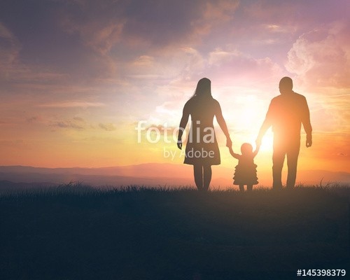 kevron2001, Sunset family walk (familie, mütter, väter, kind, sonnenuntergang, silhouette, natur, sonnenaufgang, spaziergang, verfolgen, pfad, feld, himmel, wolken, landschaft, eltern, jung, gras, wies)