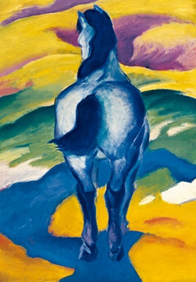 Franz Marc, Blaues Pferd II (Wunschgröße, Malerei, Expressionismus, Pferd, Rückenansicht, Landschaft, Freiheit, Tier, figurativ, klassische Moderne, Wohnzimmer, Arztpraxis, Treppenhaus, blau, bunt)