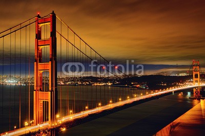 Frédéric Prochasson, Night scene of Golden Gate Bridge (golden gate bridge, san francisco, architektur, attraktion, bellen, schönheit, blau, brücke, kabel, california, stadt, connection, abenddämmerung, berühmt, francisco, tor, golden, hügel, historisch, geschichtlich, orientierungspunkt, licht, lonel)