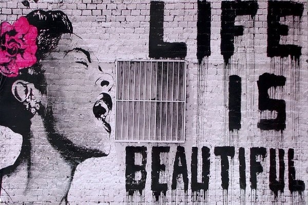 Billie Holiday Life is Beautiful, Street Art, Banksy (Streetart, Graffiti, Sprüher,  Sängerin, Persönlichkeiten, Wandmalerei, modern, zeitgenössisch, Jugendzimmer, Wohnzimmer, schwarz/weiß/pink)
