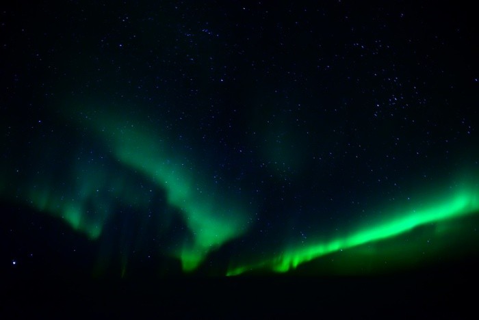 Hady Khandani, AURORA BOREALIS - FROM THE FLIGHTDECK 1 (HADYPHOTO, Fotokunst, Aurora Borealis, Himmelsphänomen, Naturwunder, Lichterscheinung, Nordlichter, Sterne, Nachtszene, Wunschgröße, Wohnzimmer, Schlafzimmer, bunt)