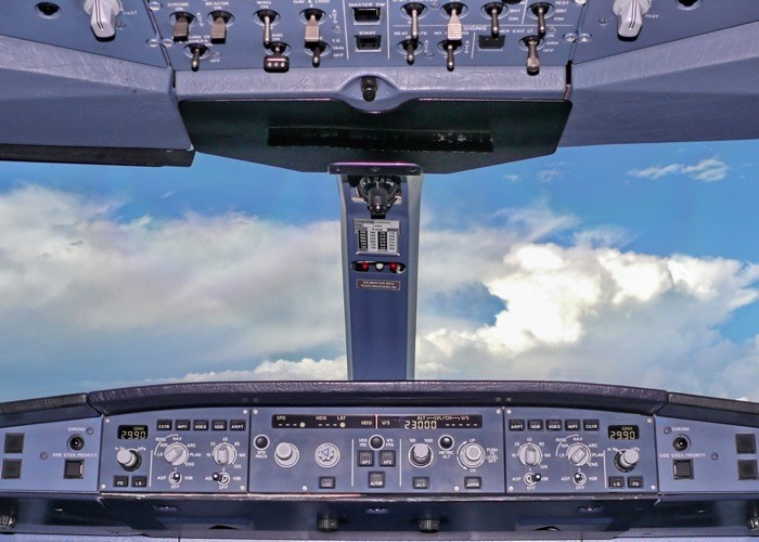Hady Khandani, COCKPIT VIEW 4 (HADYPHOTO, Fotografie, Cockpit, Flugzeug, Wolken, Armaturen, Instrumente, Technik, Wunschgröße, bunt)