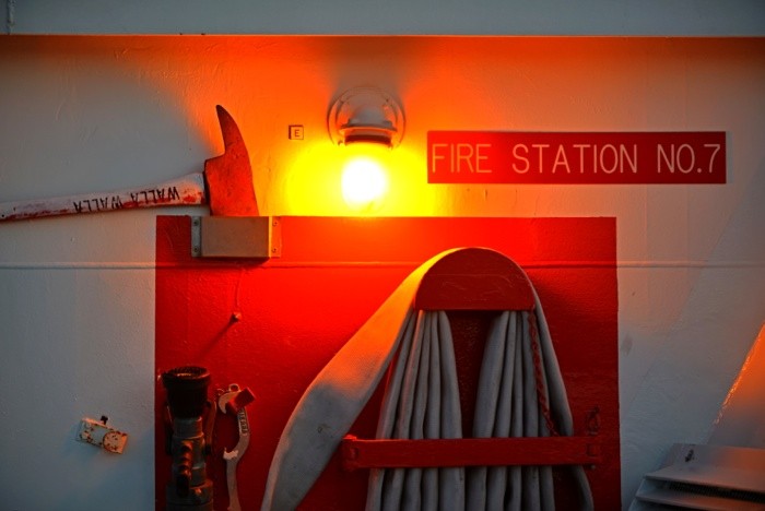 Hady Khandani, FIRE STATION NUMBER 7 (HADYPHOTO, Fotografie, Feuerwehr, Weuerwachewache, Schlauch, Treppenhaus, Wunschgröße, bunt)