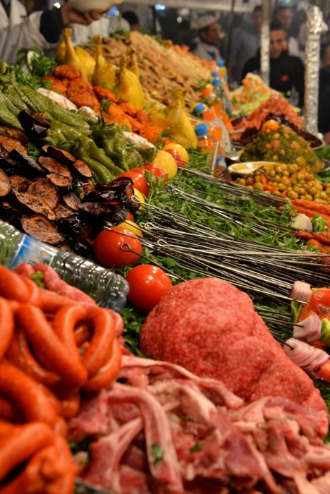 Hady Khandani, FOOD DISPLAY - MARRAKECH - MOROCCO (HADYPHOTO, Fotografie, markt, Markthalle, Gemüse, Wurst, Lebensmittel, Nahaufnahme, Ernährung, Küche, Gastronomie, Wunschgröße, bunt)