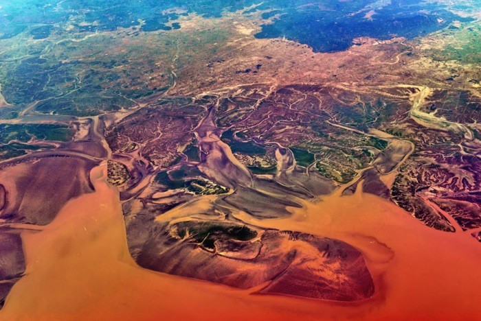 Hady Khandani, GEO ART - RIVER MOUTH AT GULF OF BENGAL - BANGLADESH 1 (Wunschgröße, HADYPHOTO, Fotografie, Fotokunst, Geografie, Indien, Golf von Bengalen, Flussmündung, Luftbild, Vogelperspektive, Landschaft, Wohnzimmer, Treppenhaus, bunt)