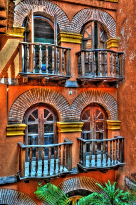 Hady Khandani, HDR - CARTAGENA MANOR - COLOMBIA 3 (Wunschgröße, HADYPHOTO, Fotografie, Architektur, Fassade, Häuser, Altstadt, Bogenfenster, Kolumbien, Stadt, Metropole, Wohnzimmer, Treppenhaus, bunt)