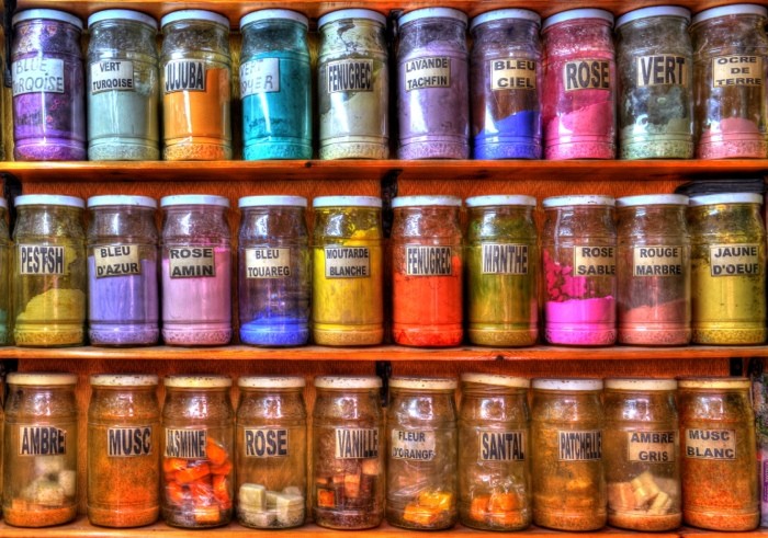 Hady Khandani, HDR - COLOURS OF ESSAOUIRA - MOROCCO 04 (HADYPHOTO, Fotografie, Regal, Farben, Gläser, Farbpulver, Treppenhaus, Marokko, Wunschgröße, bunt)