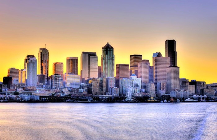 Hady Khandani, HDR - SUNRISE VER SEATTLE (HADYPHOTO, Fotokunst, Städte, Metropole,Washington, Seattle, Sonnenaufaufgang, Skyline, Hochhäuser, Wolkenkratzer, Architektur, Büro, Wohnzimmer, Treppenhaus, Wunschgröße, bunt)