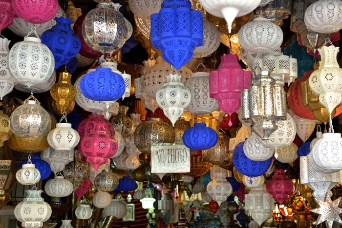 Hady Khandani, LAMP STORE - MARRAKECH - MOROCCO (HADYPHOTO, Fotografie, Lampen, Geschäft, Verkauf, Elektrizität, Technik, Licht,  Treppenhaus, Wunschgröße, bunt)