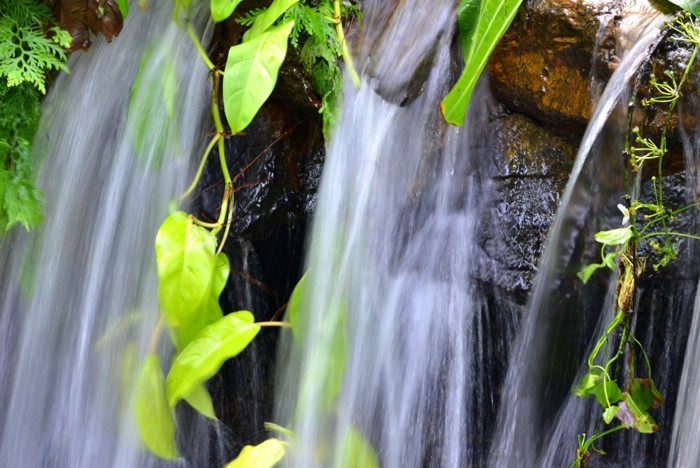 Hady Khandani, LITTLE WATERFALL - KUALA LUMPUR - MALAYSIA (HADYPHOTO, Fotografie, Städte, Metropole, Hauptstädte, Asien, Natur, Wasserfall, Wohnzimmer, Treppenhaus, Wunschgröße, bunt)