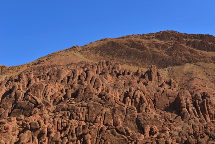 Hady Khandani, MONKEY HANDS ROCK - DADES GORGE - MOROCCO (HADYPHOTO, Fotografie, Landschaft, Gebirge, Geologie, Gestein, Felsen, Affenfinger, Marokko, Wohnzimmer, Treppenhaus, Wunschgröße, bunt)