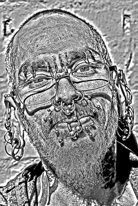 Hady Khandani, MONOCHROME - PIERCED MAN IN SEATTLE (Piercing, Gesichtspiercing, Nasenpiercing, Portrait, Männergesicht, Augenbrauenpiercing, Wunschgröße, Fotokunst, Treppenhaus, Wohnzimmer, Arztpraxis, bunt)