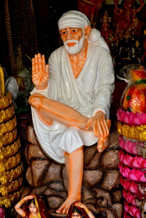 Hady Khandani, WHITE MONK SCULPTURE (HADYPHOTO, Fotografie, Mönch, Skulptur, Figur, Keramik, Gruß,  Wohnzimmer, Treppenhaus, Wunschgröße, bunt)