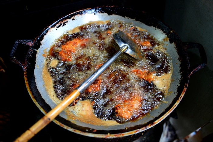 Hady Khandani, WOK COOKING 1 (HADYPHOTO, Fotografie, Topf, asiatische Küche, Wok, Kochen, Gastronomie, Wunschgröße, bunt)