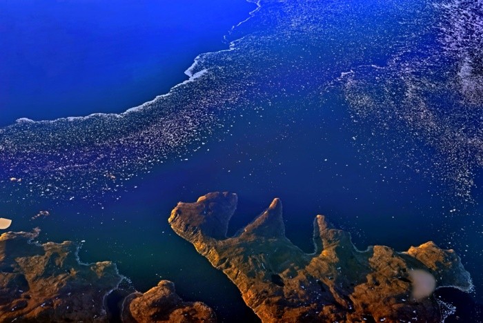 Hady Khandani, GEO ART D-UNGAVA PENINSULA - EAST OF HUDSON BAY - CANADA (Landschaft,  Kanada,  Hudson Bucht, Meer,  Luftbild,  Wunschgröße, Fotografie, Treppenhaus, Wohnzimmer,  bunt)