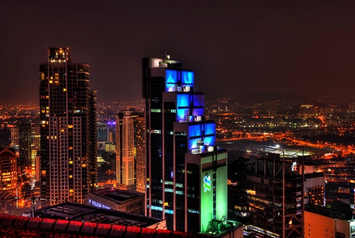 Hady Khandani, HDR - KUALA LUMPUR BY NIGHT - MALAYSIA 3 (HADYPHOTO, Fotografie, Städte, Metropole, Hauptstädte, Asien, Skyline, Hochhäuser, Wolkenkratzer, Architektur,  Nachstszene, Beleuchtung, Büro, Wohnzimmer, Treppenhaus, Wunschgröße, bunt)