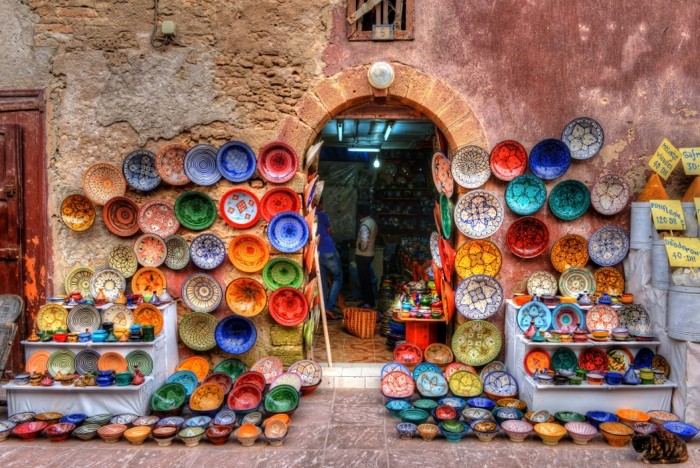 Hady Khandani, HDR - POTTERY SHOP - ESSAOUIRA - MOROCCO (HADYPHOTO, Fotografie, Keramik, Geschäft, Verkauf, orientalisch, Wohnzimmer, Treppenhaus, Wunschgröße, bunt)