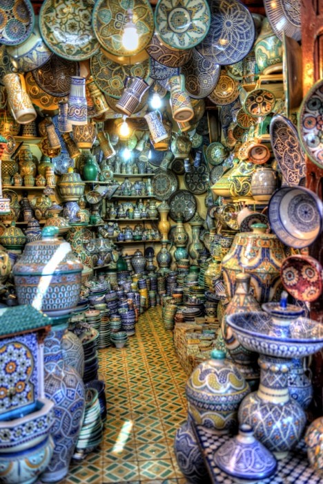 Hady Khandani, HDR - POTTERY SHOP - MARRAKECH - MOROCCO (HADYPHOTO, Fotografie, Keramik, Geschäft, Verkauf, orientalisch, Wohnzimmer, Treppenhaus, Wunschgröße, bunt)
