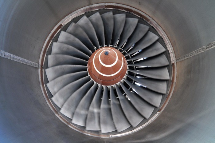 Hady Khandani, JET ENGINE 5 (HADYPHOTO, Fotografie, Flugzeug, Turbine, Düsen, Maschine, Technik, Nahaufnahme, Wunschgröße, Wohnzimmer, Büro, bunt)