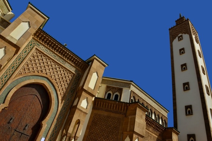 Hady Khandani, MOSQUE MOHAMAD V - AGADIR - MOROCCO (HADYPHOTO, Fotografie, Gebäude, Moschee, Turm,  Minarett, arabisch, orientalisch, Marokko, Wohnzimmer, Treppenhaus, Wunschgröße, bunt)
