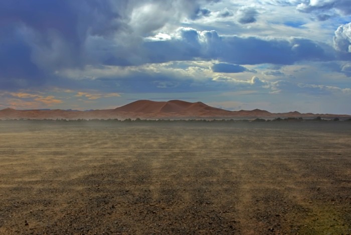 Hady Khandani, SAHARA DUSTER - ERG CHEBBI - MOROCCO (HADYPHOTO, Fotografie, Landschaft, Berge, Ebene, Wüste, Sand, karg, trocken, Marokko, Afrika, Wohnzimmer, Treppenhaus, Wunschgröße, bunt)