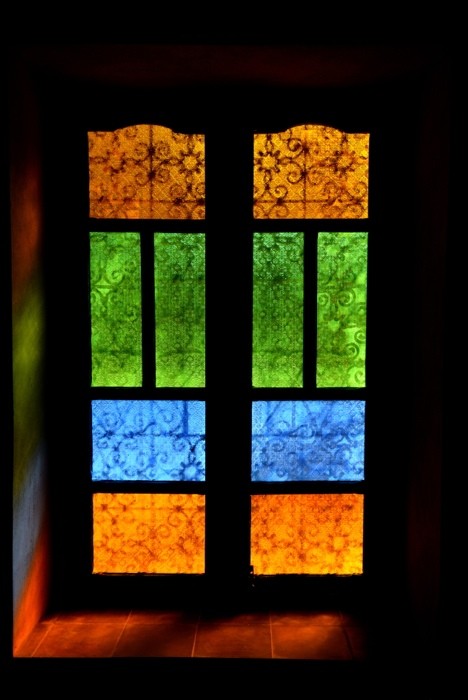 Hady Khandani, WINDOW OF STAINED GLASS - MOROCCO (HADYPHOTO, Fotografie, Tür, Glastür, orientalisch, leuchtendes Buntglas, Wohnzimmer, Treppenhaus, Wunschgröße, bunt)