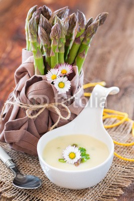 Hetizia, Spargel (spargel, suppen, vorspeise, gekocht, essen, diät, essen, essen, mahlzeit, rustikal, gemüse, vegetarisch, landwirtschaftlich, gastronomie, vegan, teller, gänseblümchen, grün, frühling, schnell, selbstgemacht, zutaten, gasthau)
