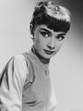 Hero, Audrey Hepburn - Portrait (Wunschgröße, Fotografie, Photografie, Audrey Hepburn, Film, Frau, Portrait, Idol, Schauspielerin, Mädchen, People & Eros, schwarz/weiß, Bistro, Gastronomie, Wohnzimmer)