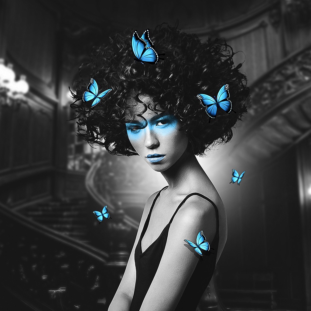 Moki, Femme papillon (Junge Frau, Locken, afro, Schmetterlinge, Pop-Art, modern,  Malerei, Jugendzimmer, Wohnzimmer, Treppenhaus, Wunschgröße, Colorspot, schwarz/weiß, blau)