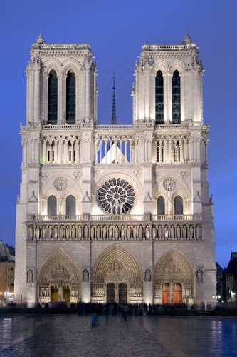 Rolf Fischer, Notre Dame (Wunschgröße, Fotokunst, Kathedrale, Notre Dame, Gotik, Wahrzeichen, Paris,  Frankreich, Rosette, Hauptportal,  Abendszenen, Laternen, Architektur, Flur, Treppenhaus, Wohnzimmer, bunt)