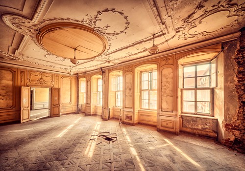 Matthias Haker, A Warm Wellcome (Interieur, Saal, Sonnenlicht, Vergänglichkeit, Erinnerung, Nostalgie, Prunk, Pracht, Vergangenheit, Gebäude / Architektur, Verfall,  Wunschgröße,  Modern, Wohnzimmer, Schlafzimmer, bunt)