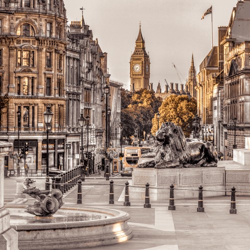 Assaf Frank, London in Gold (Trafalgar Square, Big Ben, Löwe, Skulptur, Nelsonsäule,  London,  Wahrzeichen, Architektur, Fotokunst, Wohnzimmer, Wunschgröße, bunt)